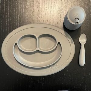 EZPZ dark gray feeding set